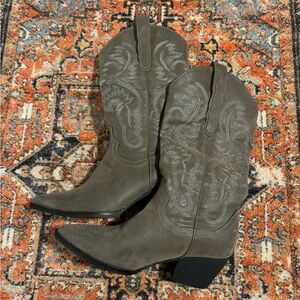 Women’s Cowboy Boots